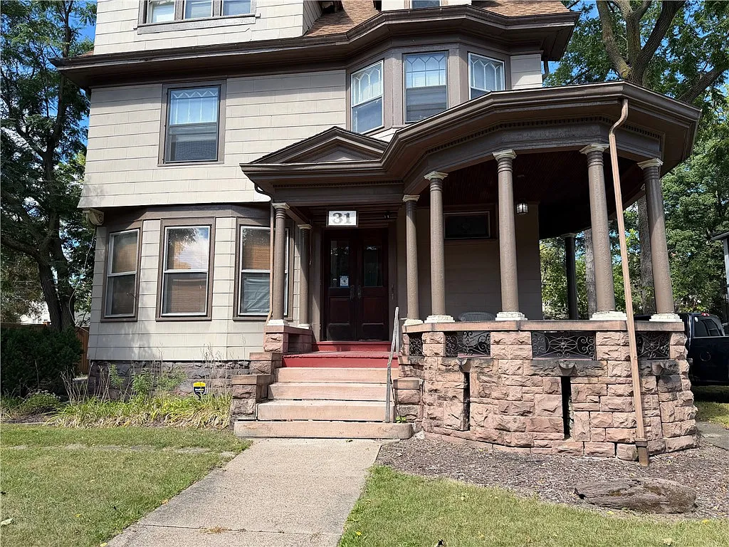 2 bed, 2.0 bath, 1600 sqft, $2,000 — Photo 2