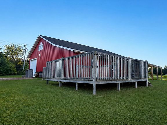 4th image of 584 Riverdale Rd