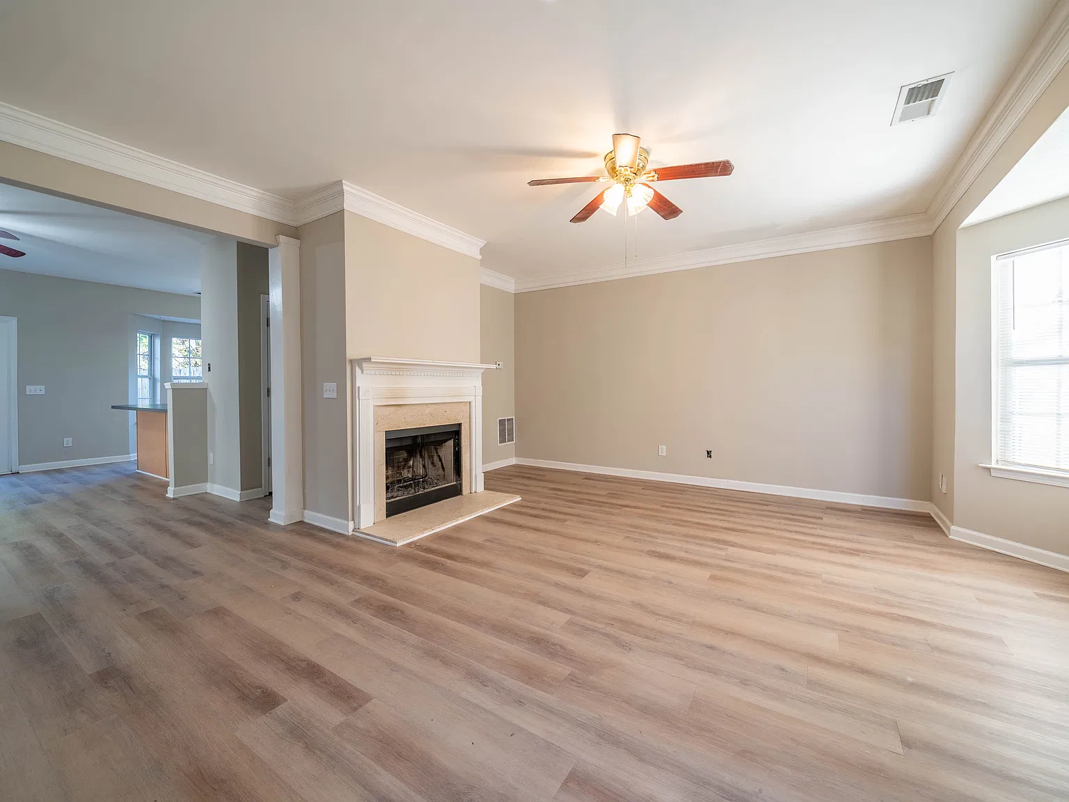2 bed, 2.5 bath, 1438 sqft, $1,575 — Photo 2