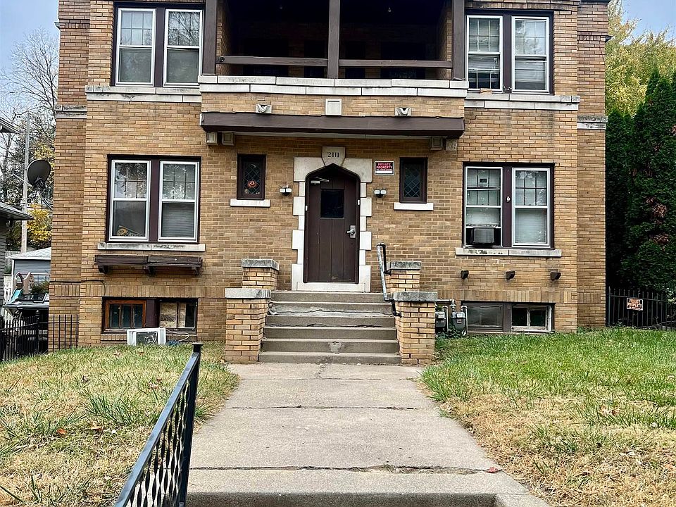 2nd image of 2111 Grandview Blvd