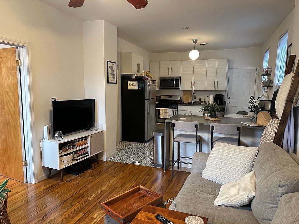 1st image of 1516 N Greenview Ave #2R