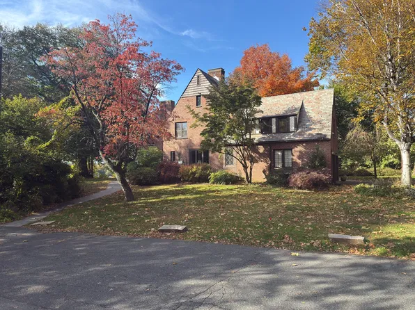432 Longhill St, Springfield, MA 01108