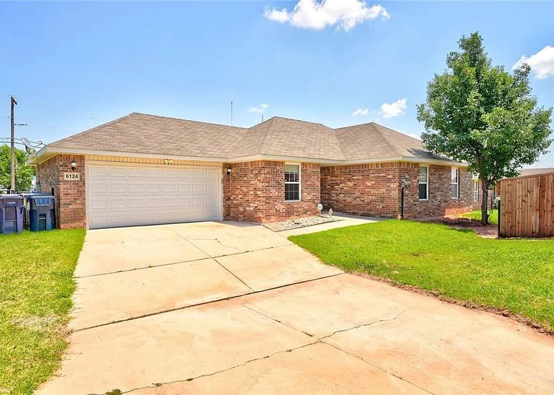 3 bed, 1218 sqft, $1,600 — Photo 1