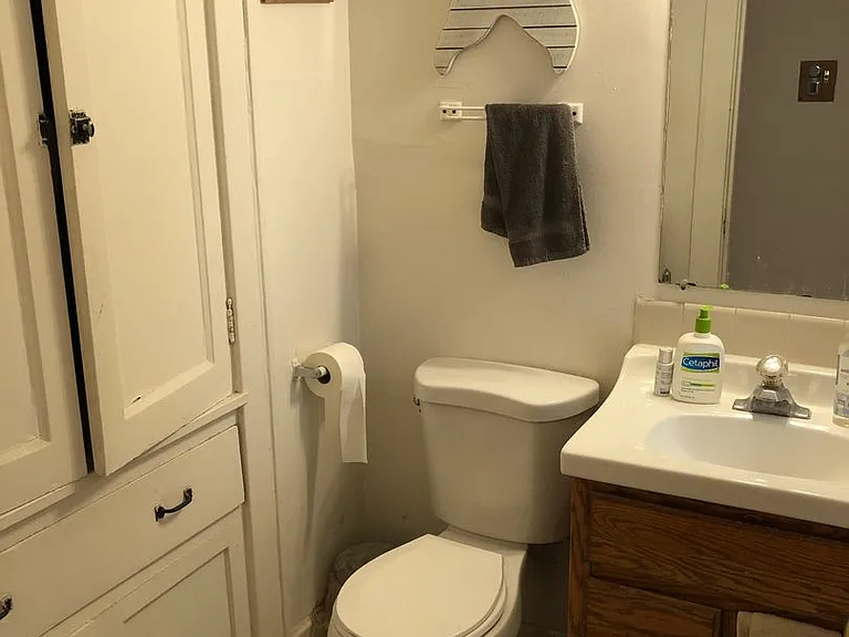 Newport Manor — Photo 105