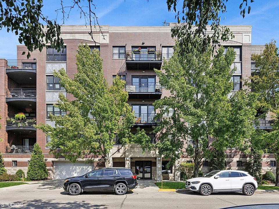1st image of 2835 N Lakewood Ave APT 2B