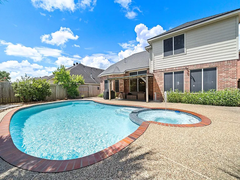 22634 Cascade Springs Dr — Photo 35