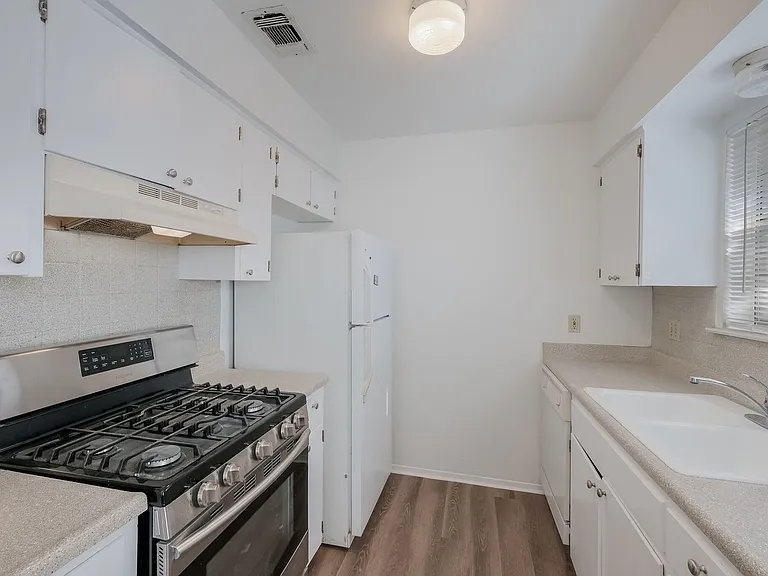 235 E Mulberry Ave #302 — Photo 1