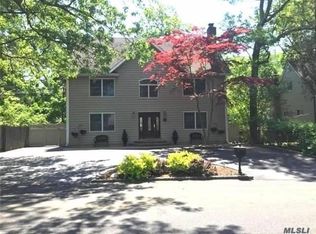 22 Homeland Dr, Huntington, NY 11743