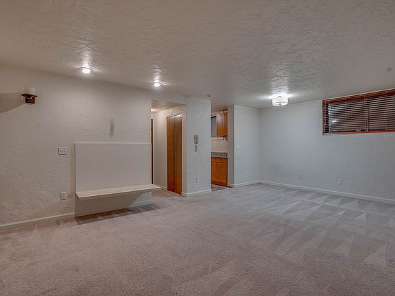 4th image of 2462 Dexter Ave N #6B