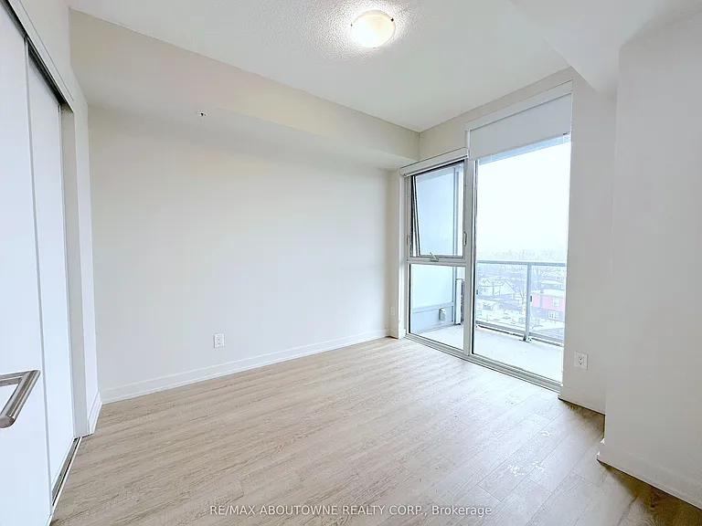 763 Woodbine Ave #605 — Photo 6