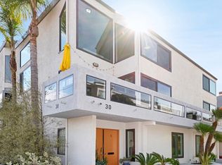 30 Quarterdeck St APT 2, Marina Del Rey, CA 90292