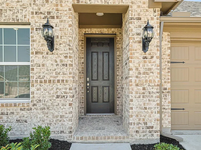 509 Amenduni Ln — Photo 5