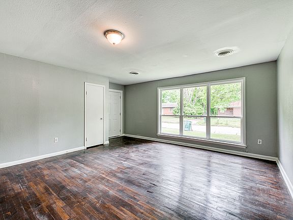 2nd image of 327 Hereford St #1