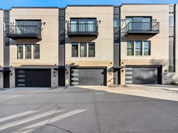 938 12th St, Des Moines, IA 50309