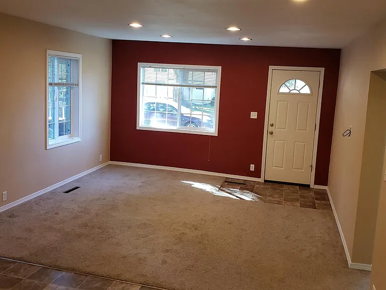 807 E 5th Ave — Photo 8