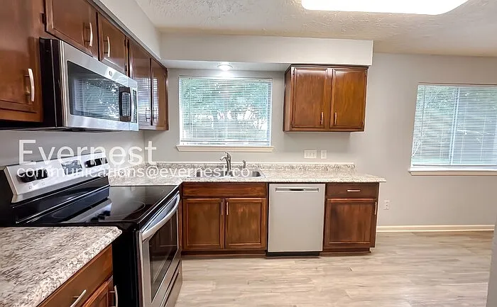 6406 Summer Ridge Dr — Photo 8