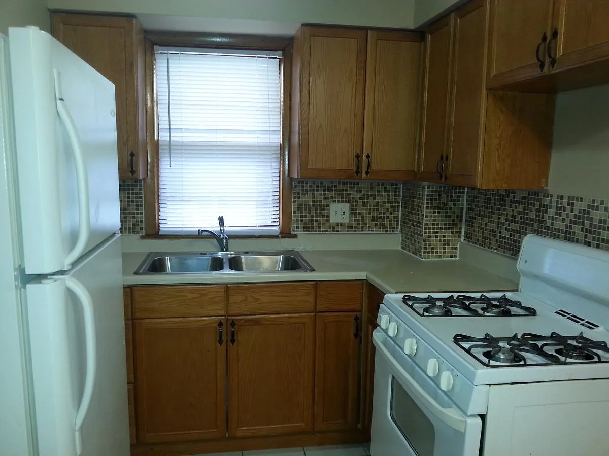 100 Vana Drive — Photo 3