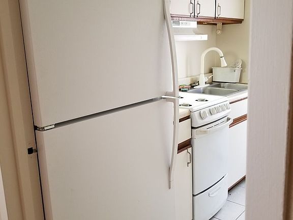 3rd image of 3421 Emerson Ave S #21-103