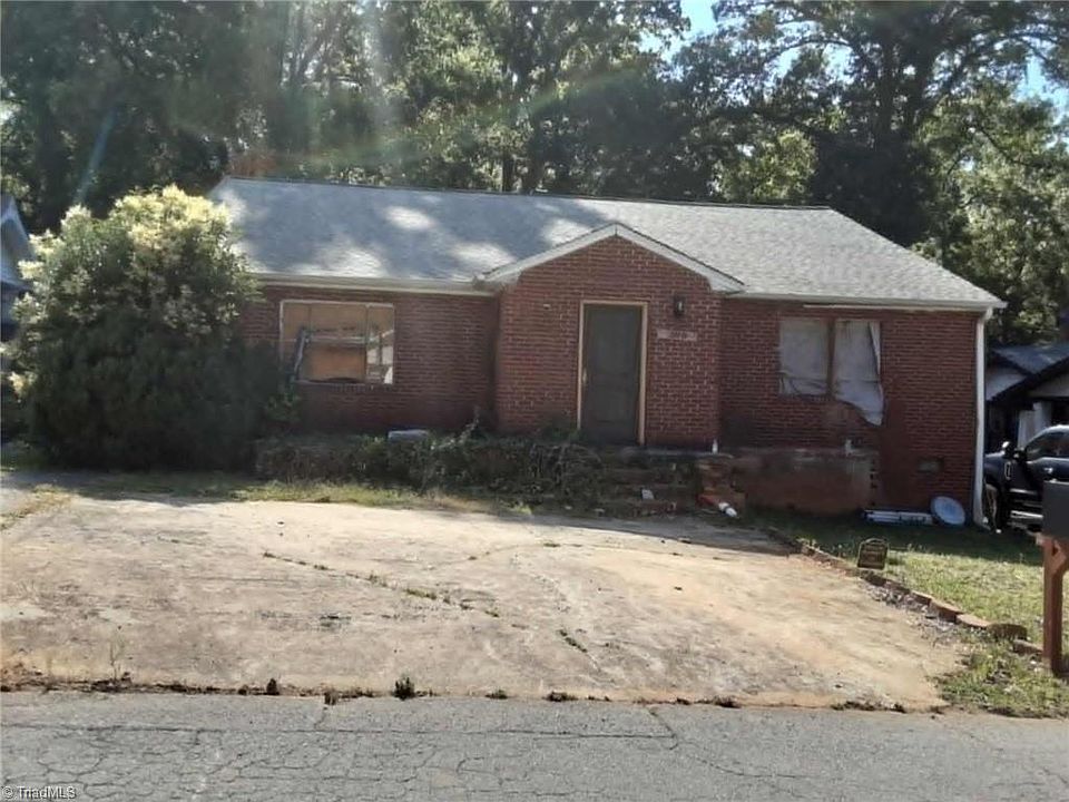 1st image of 308 Westside Dr
