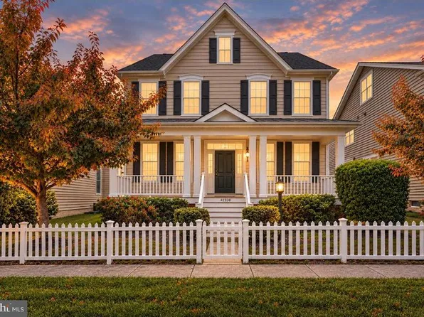 42538 Neighborly Ln, Chantilly, VA 20152