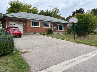 16 Rowanwood Ave, Brantford, ON N3S 7B6