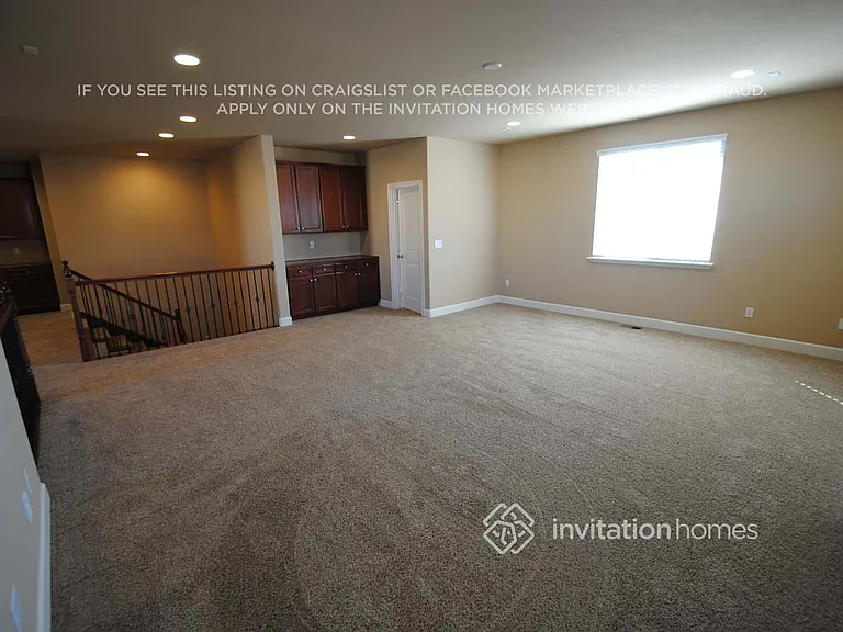 1667 Montrose Ln — Photo 6