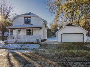 402 N 44th St, Manitowoc, WI 54220