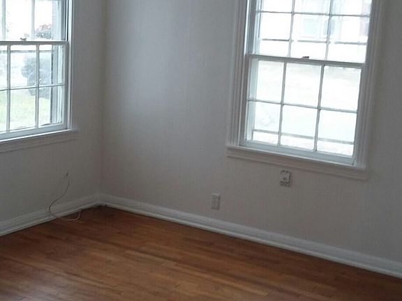 5th image of 311 Andrews St