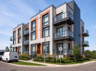 10 Steckley House Ln #116, Richmond Hill, ON L4S0N1