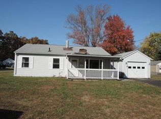 96 Vadnais St, Springfield, MA 01104