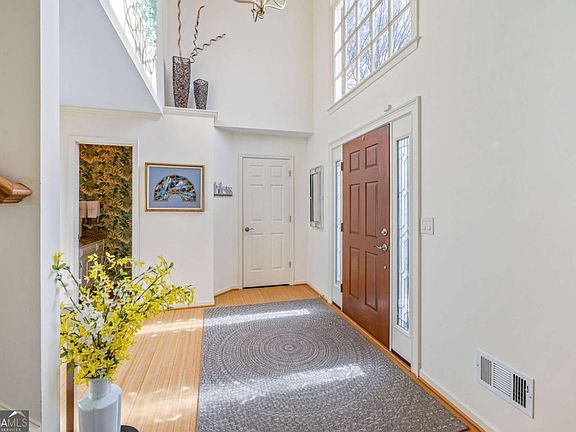 5th image of 740 Birch Ridge Dr