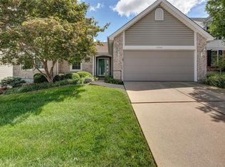2567 Hickory Manor Dr, Ballwin, MO