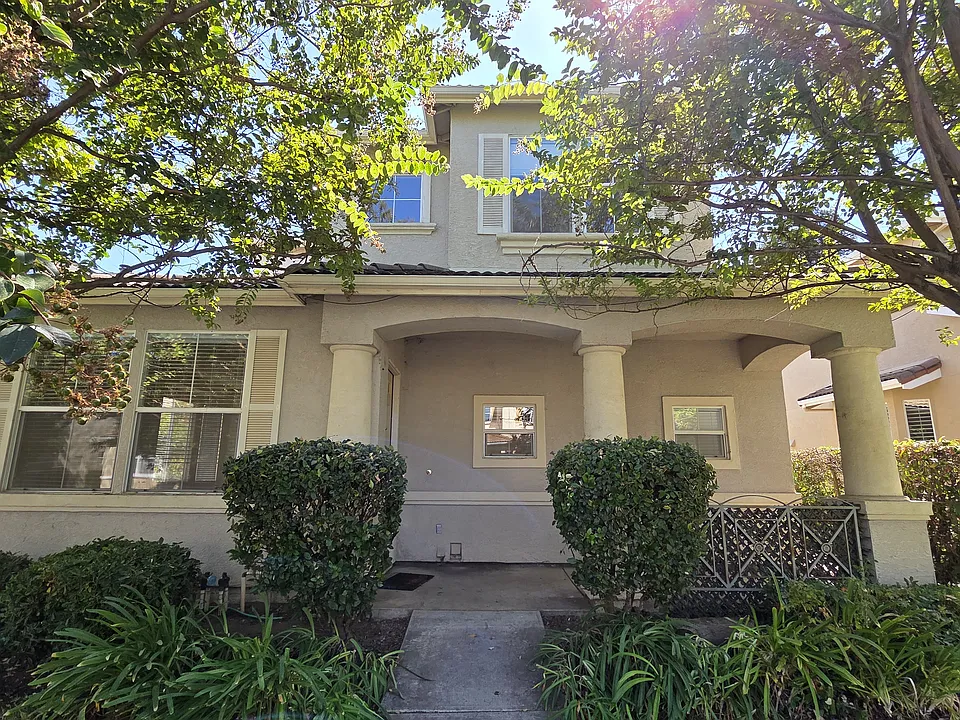 1842 Rushmore Ln