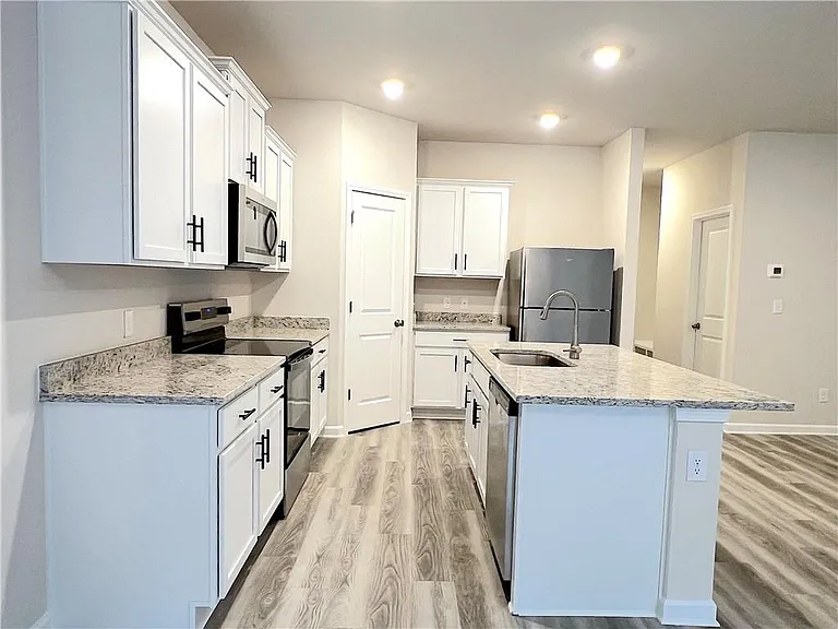 4141 Oakwood Terrace Ct — Photo 9
