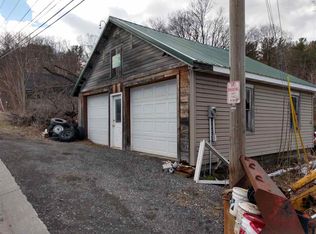 40 Martins Hill Rd, Ravena, NY 12143