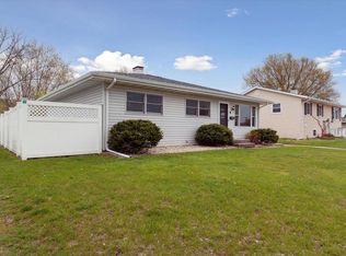 2203 Pioneer Rd, Janesville, WI 53546