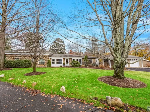 10 Lakeside Dr, Ramsey, NJ 07446