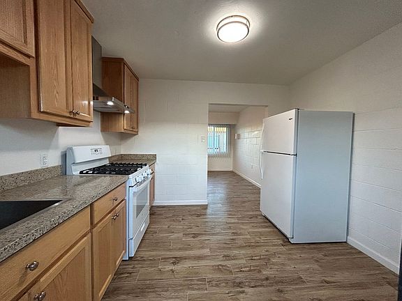 5th image of 109 8th St #113