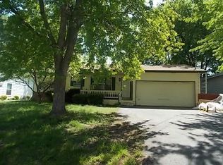 2812 N Howard Ave, Springfield, MO 65803