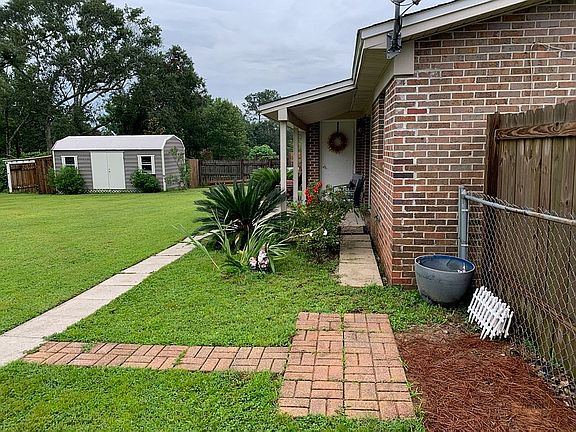 3rd image of 870 El Camino Dr