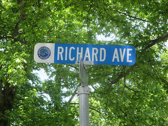 5th image of 33 Richard Ave