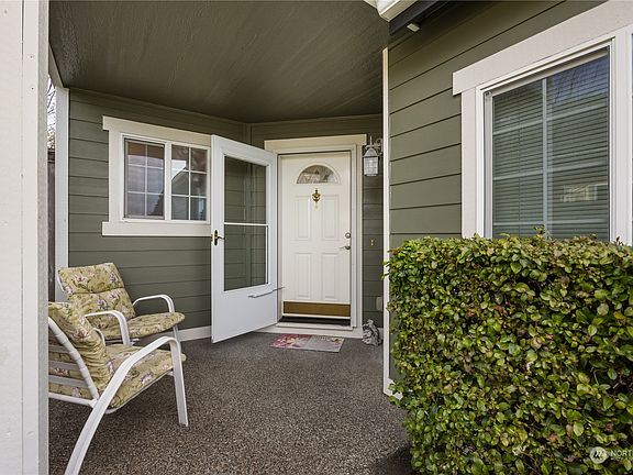 2nd image of 1638 Cottondale Lane SE