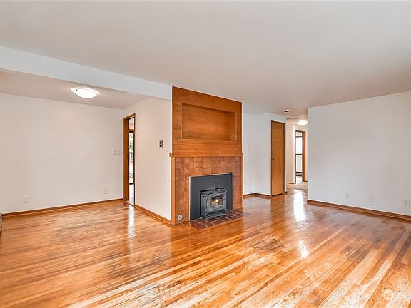 Living/Dining/Hall to Bedrooms>