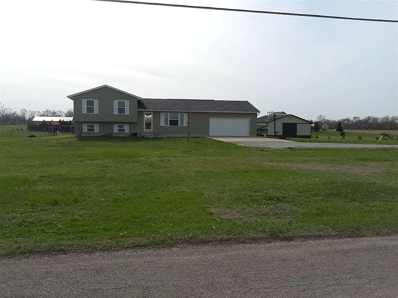 4667 N Sullivan Rd photo 1