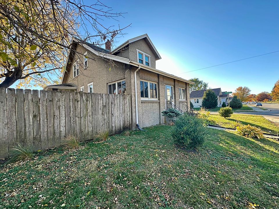 2nd image of 904 9th St