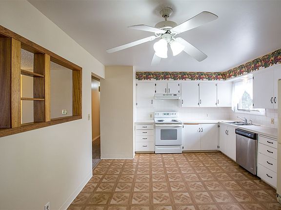 5th image of 13906 E Cataldo Ave