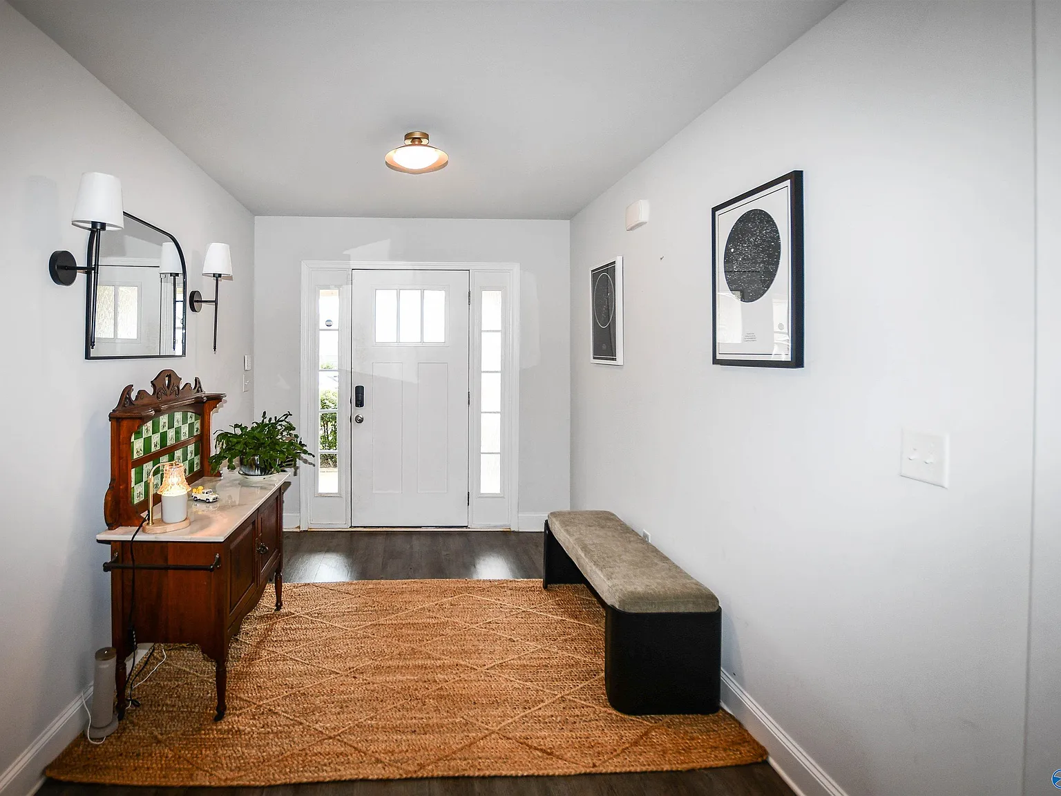 4 bed, 3.0 bath, 2200 sqft, $2,200 — Photo 2