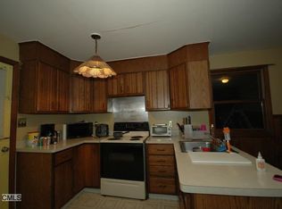 19 Ojibwa Rd, Shelton, CT 06484