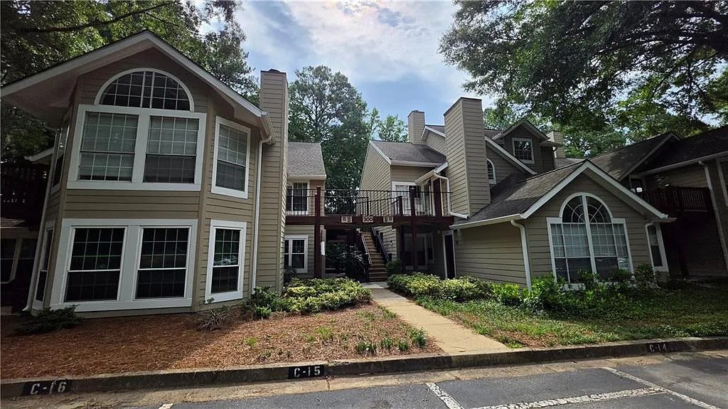 2 bed, 2.0 bath, 880 sqft, $1,650 — Photo 1