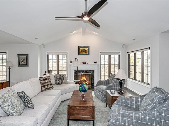 4th image of 212 College Dr #212